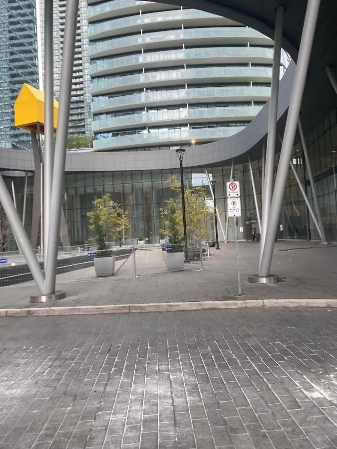 Appartement Entire 1 Bedroom Condo + Den Downtown Toronto