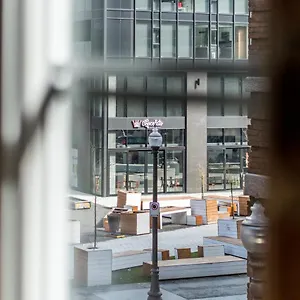 https://le-lama-loft-in-downtown-quebec-city-by-belzile-nicolas.hotelsquebeccity.net