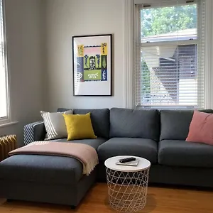 https://jules-jim.hotels-in-montreal.org