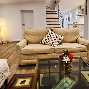 https://bossuet.hotels-in-montreal.org